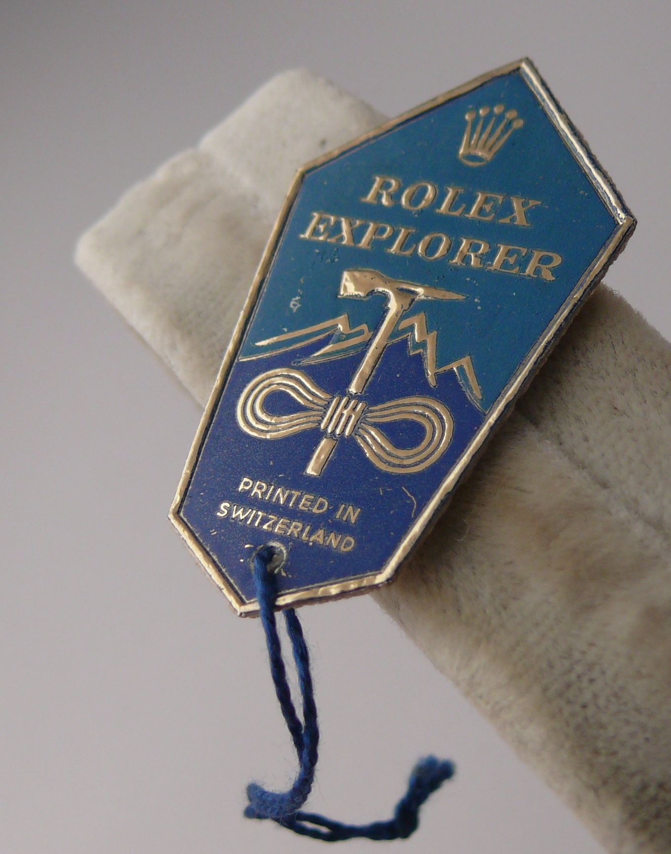RARE Vintage Gents Rolex Explorer Swing Tags from the 1950s suitable for various early gilt models - Image 4 of 4
