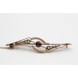 9ct gold antique garnet & seed pearl brooch (3.6g)