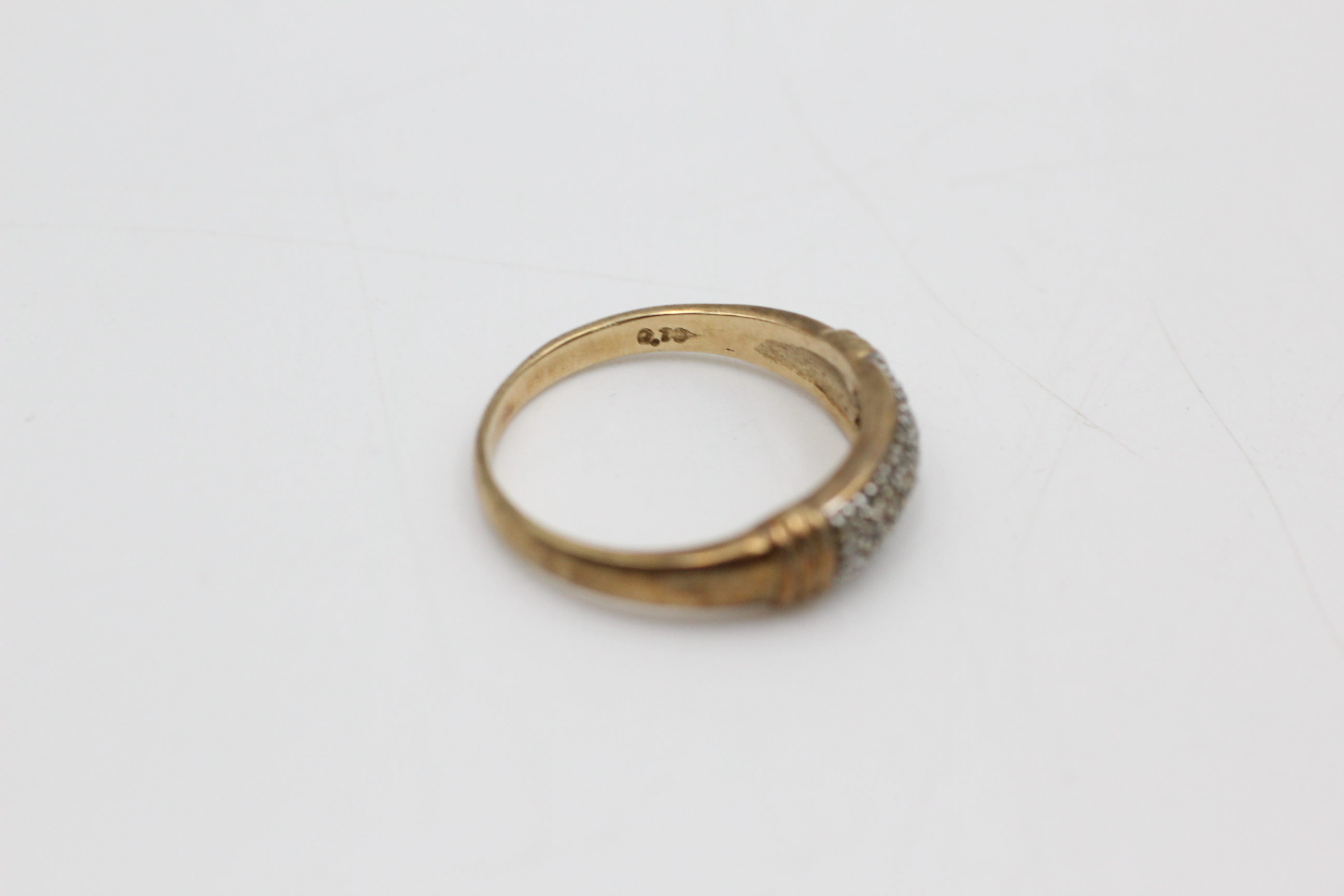 9ct gold diamond band ring (3.4g) - Image 3 of 5