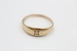 9ct gold diamond flush set ring (2g)