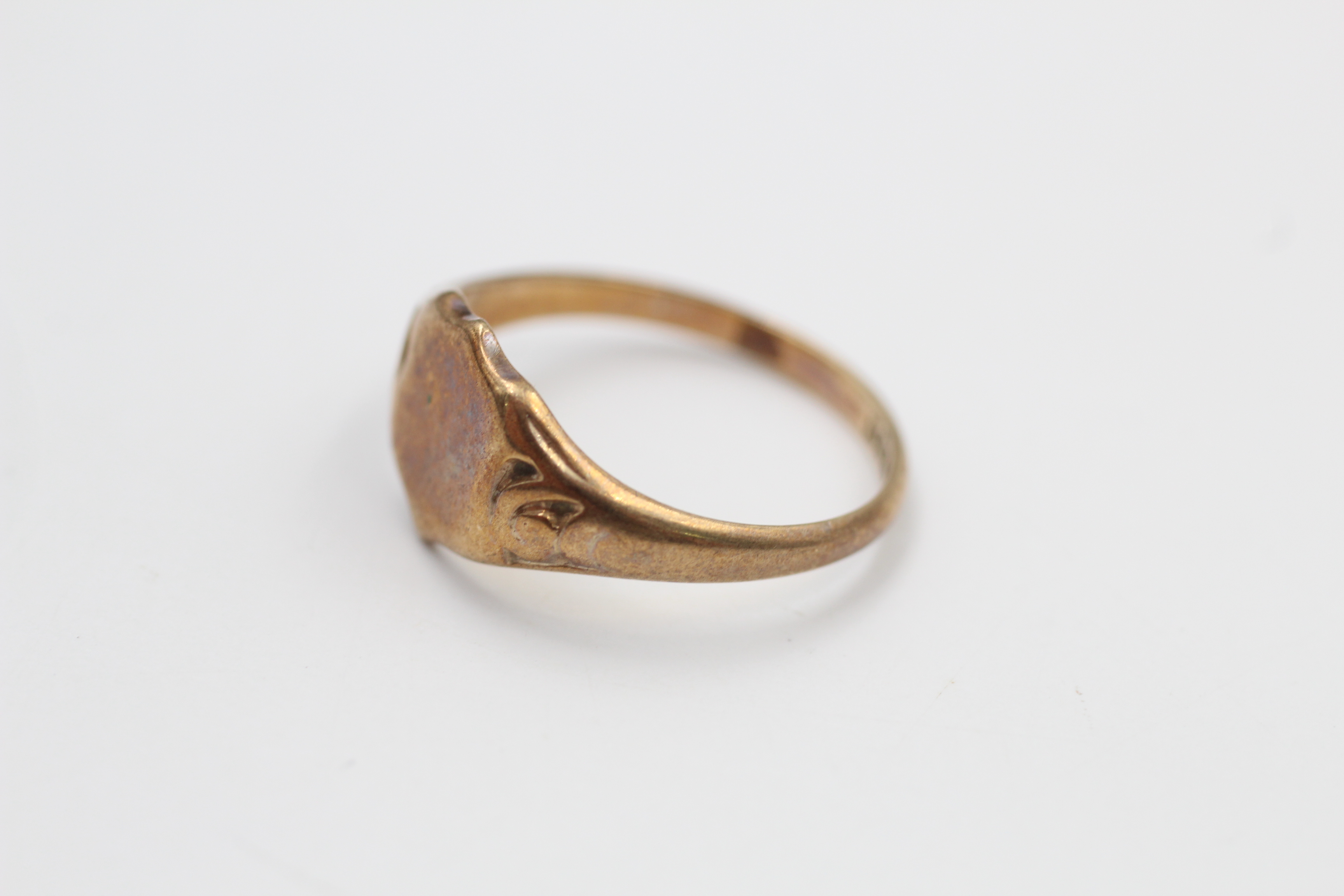 9ct gold vintage shield signet ring (2.2g) - Image 2 of 4