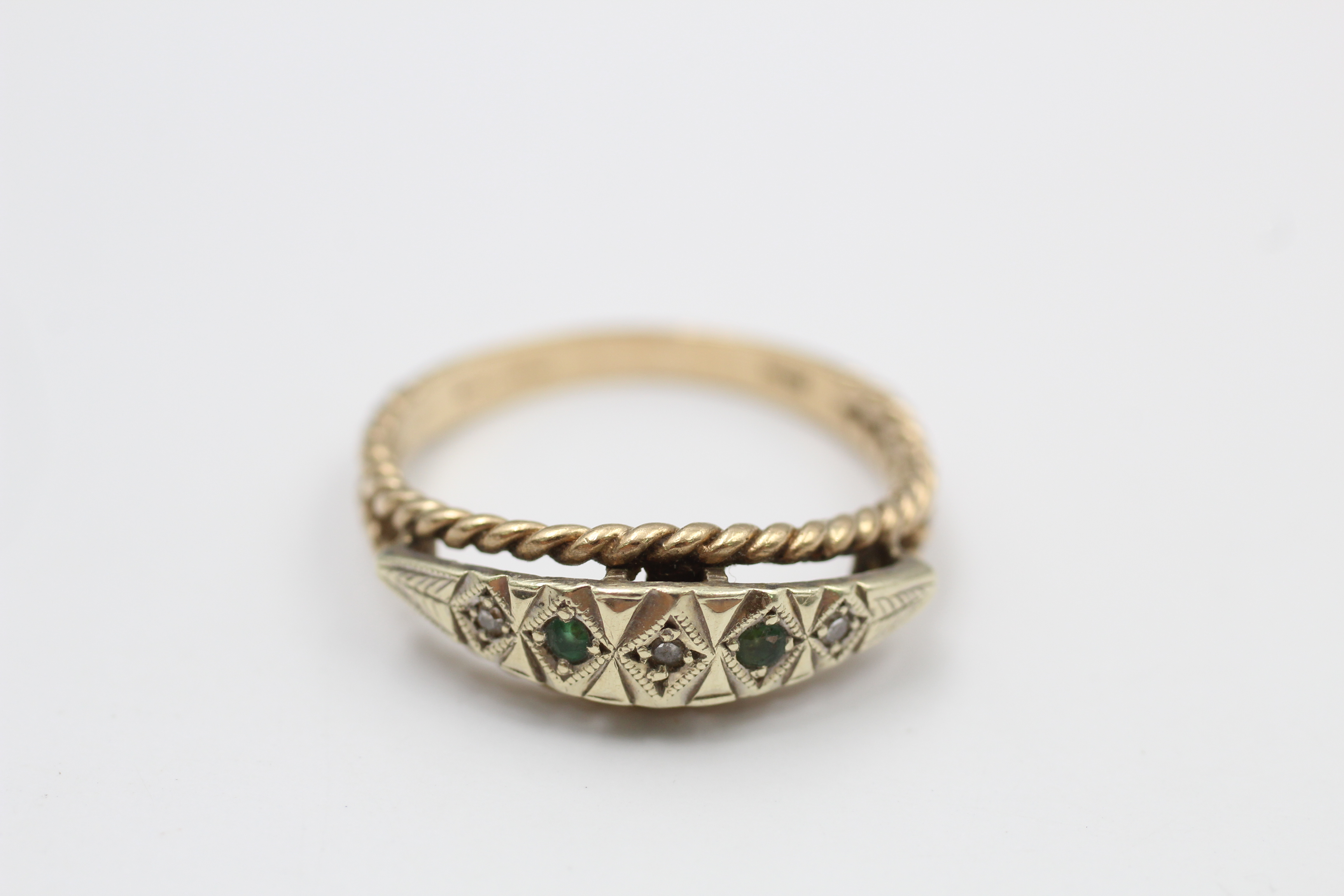 9ct gold emerald & diamond rope twist five stone ring (2.8g)