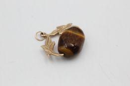 9ct gold tigers eye leaf design fob (5.9g)