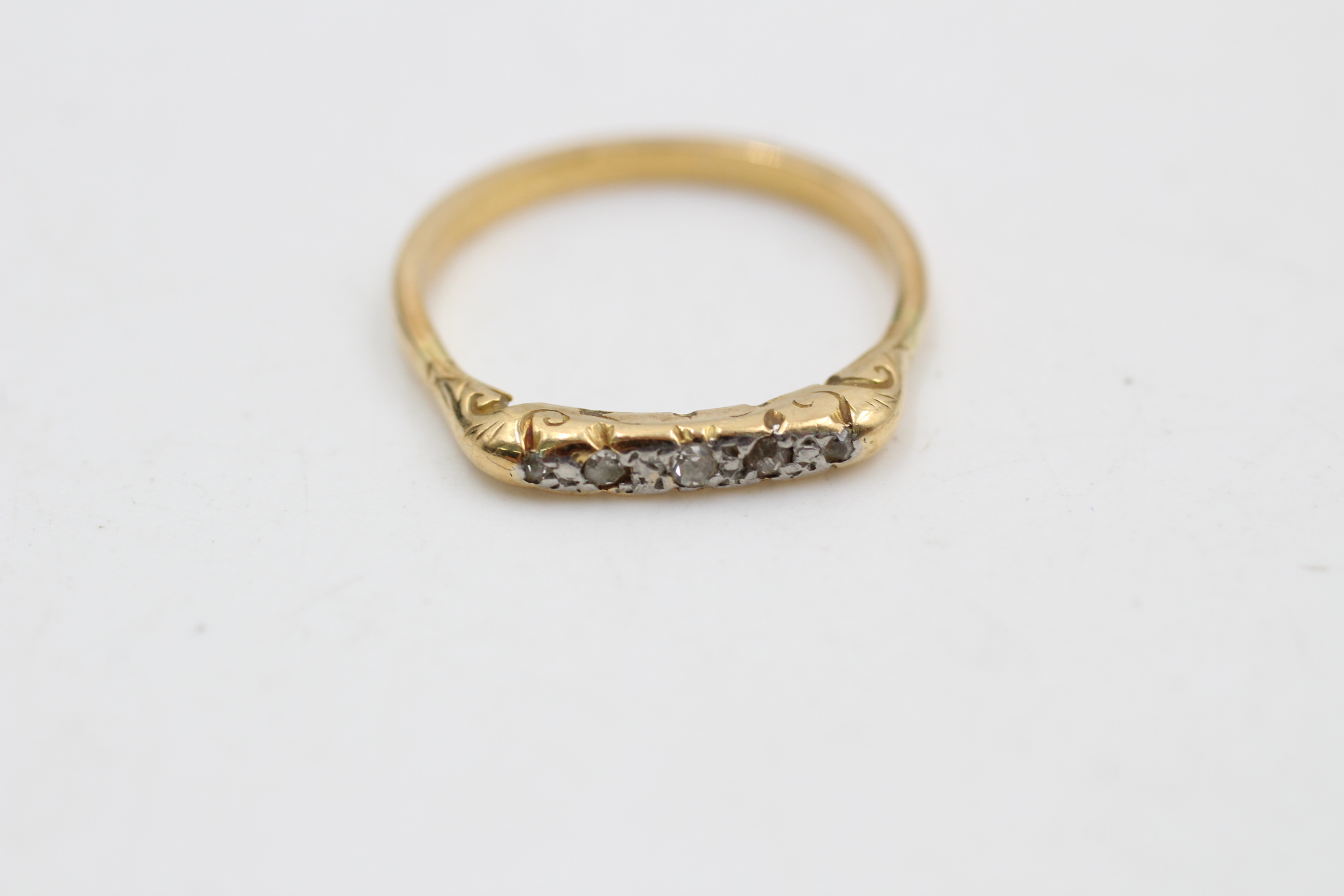 18ct gold antique diamond five stone ring (2.3g)