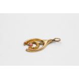 9ct gold antique coral horse shoe & wishbone pendant (0.6g)