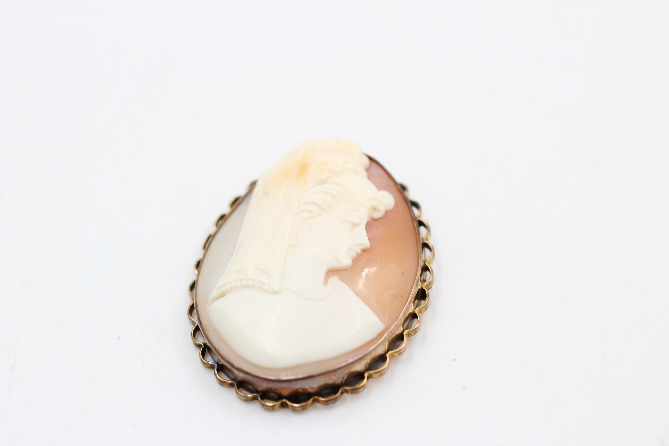 9ct gold vintage cameo pendant (8.1g)