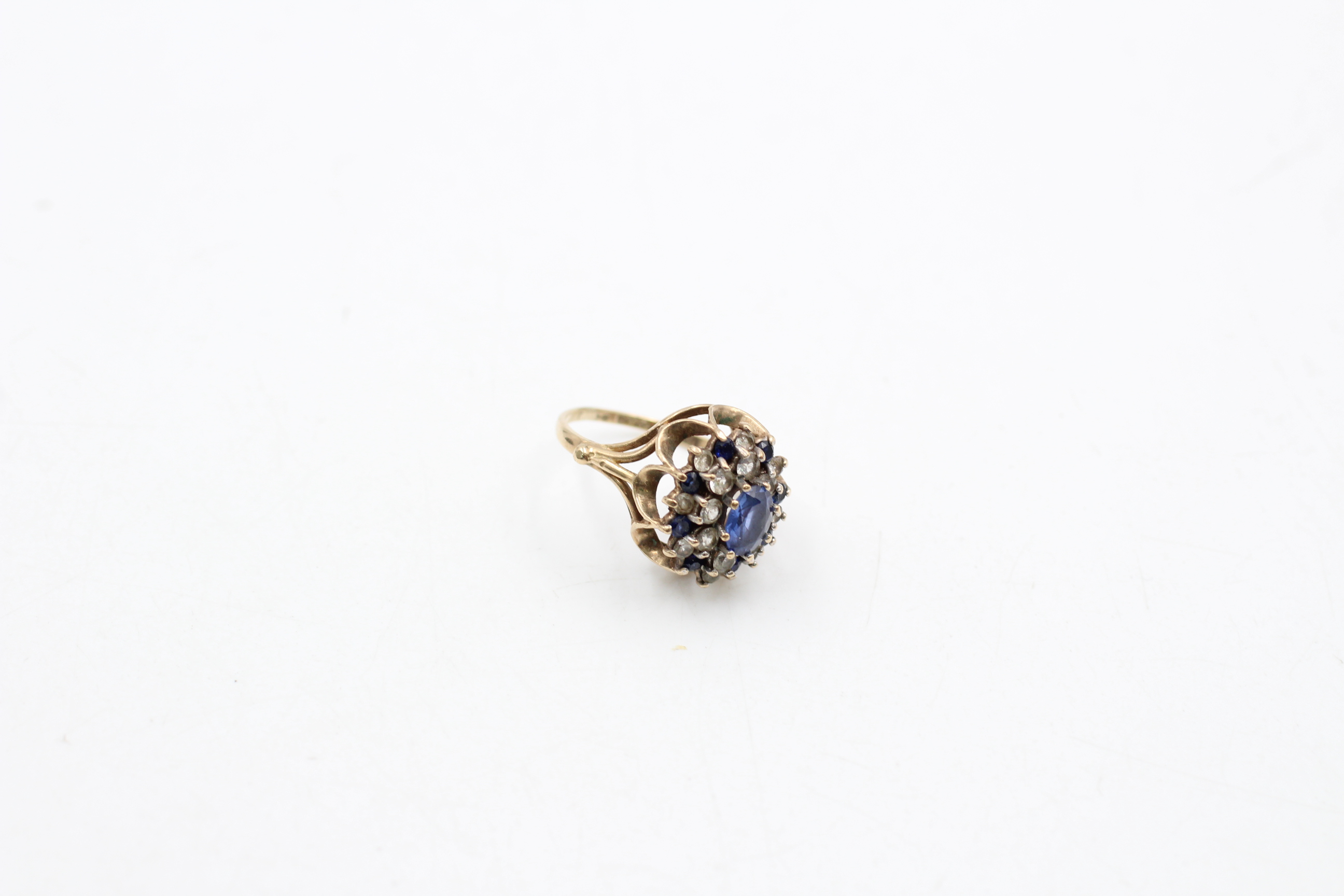 9ct gold gemstone cluster dress ring (4g) - Image 2 of 4