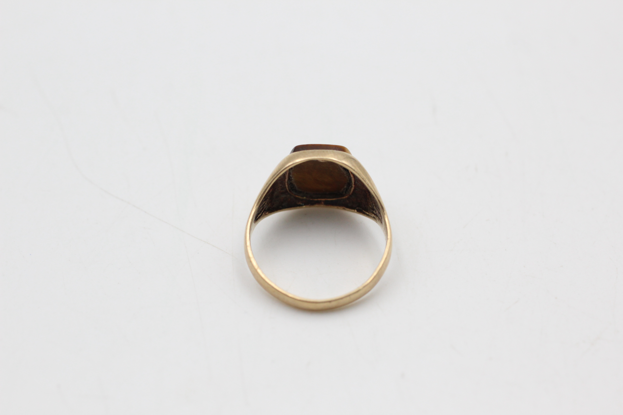 9ct gold tigers eye ring (3.8g) - Image 3 of 5