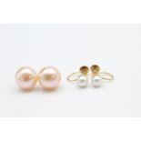 2 x 9ct Gold earrings inc. pearl, screw back 5.3 grams gross