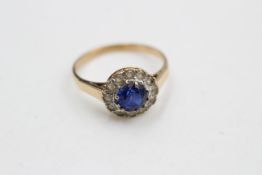 9ct gold vintage gemstone halo ring inc. synthethic spinel (2.3g)