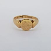 9 carat yellow gold signet ring with full hallmark 1898 Finger size I1/2, 1.7g