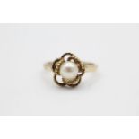 vintage 9ct gold central pearl floral design ring 2.9 grams gross