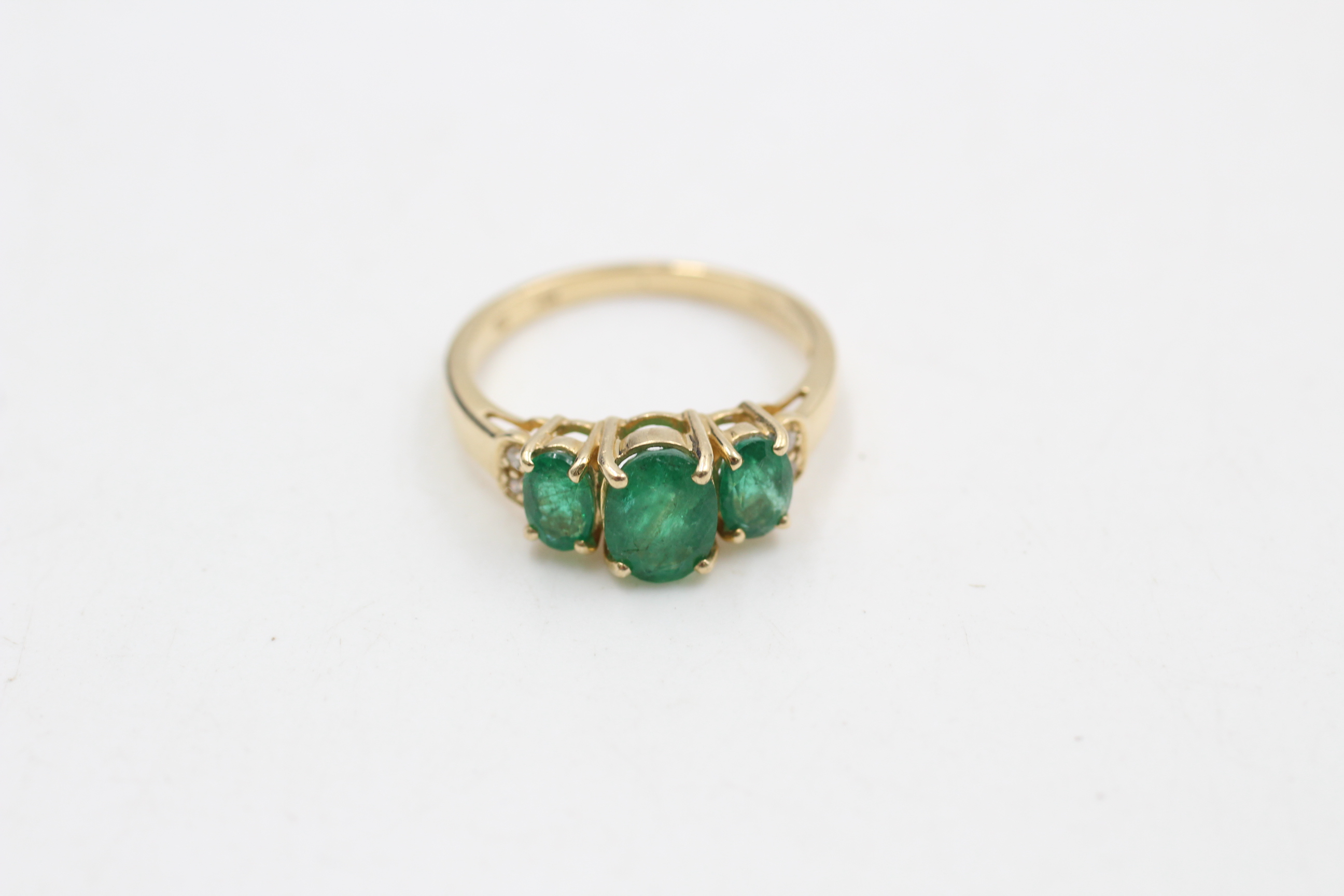 14ct gold vintage emerald & diamond seven stone dress ring (3.6g)