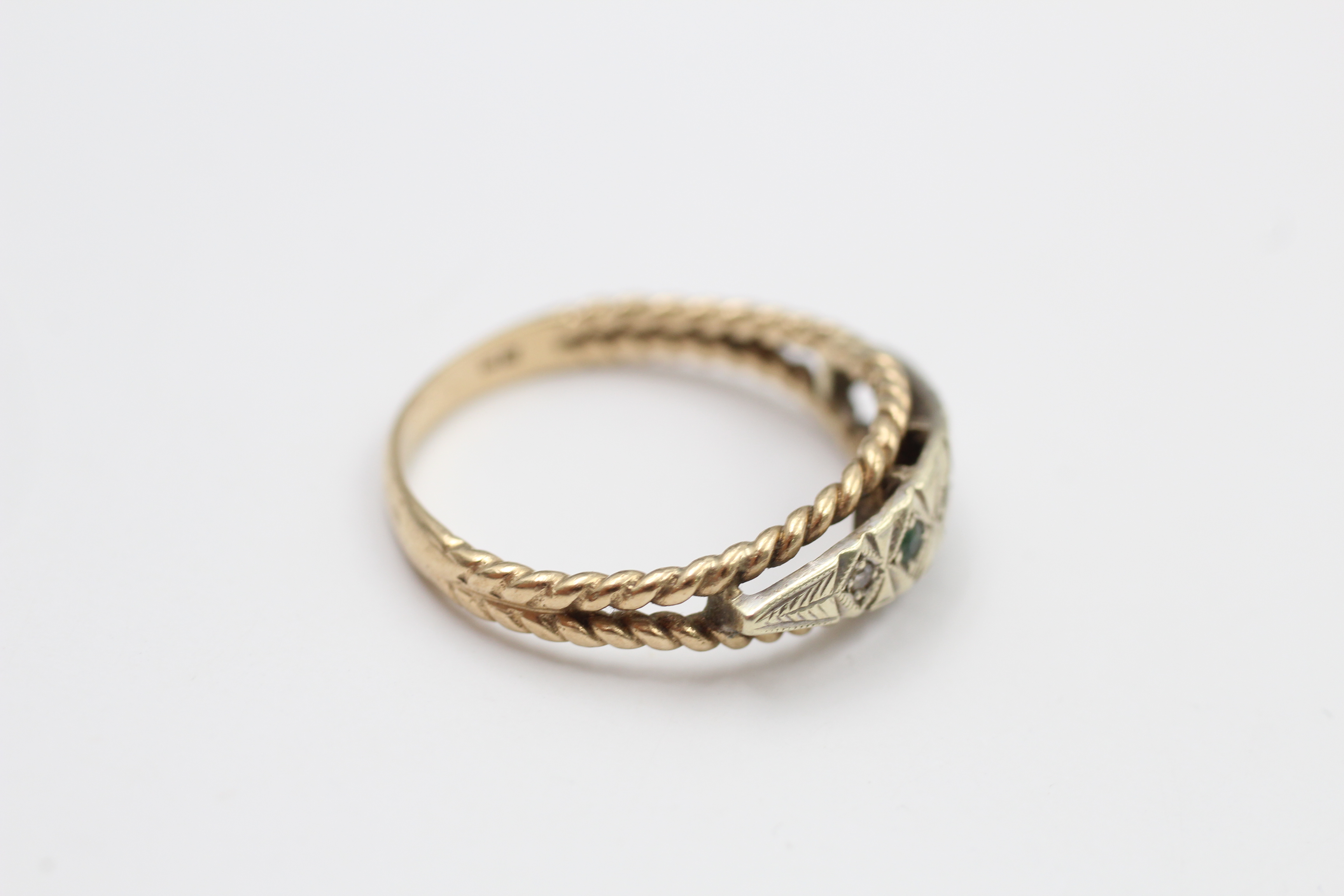 9ct gold emerald & diamond rope twist five stone ring (2.8g) - Image 5 of 5