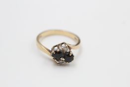 9ct gold diamond & sapphire ring (2.1g)