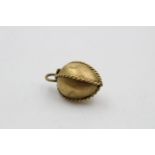 20ct gold antique ornate pendant / charm 1.3 grams gross