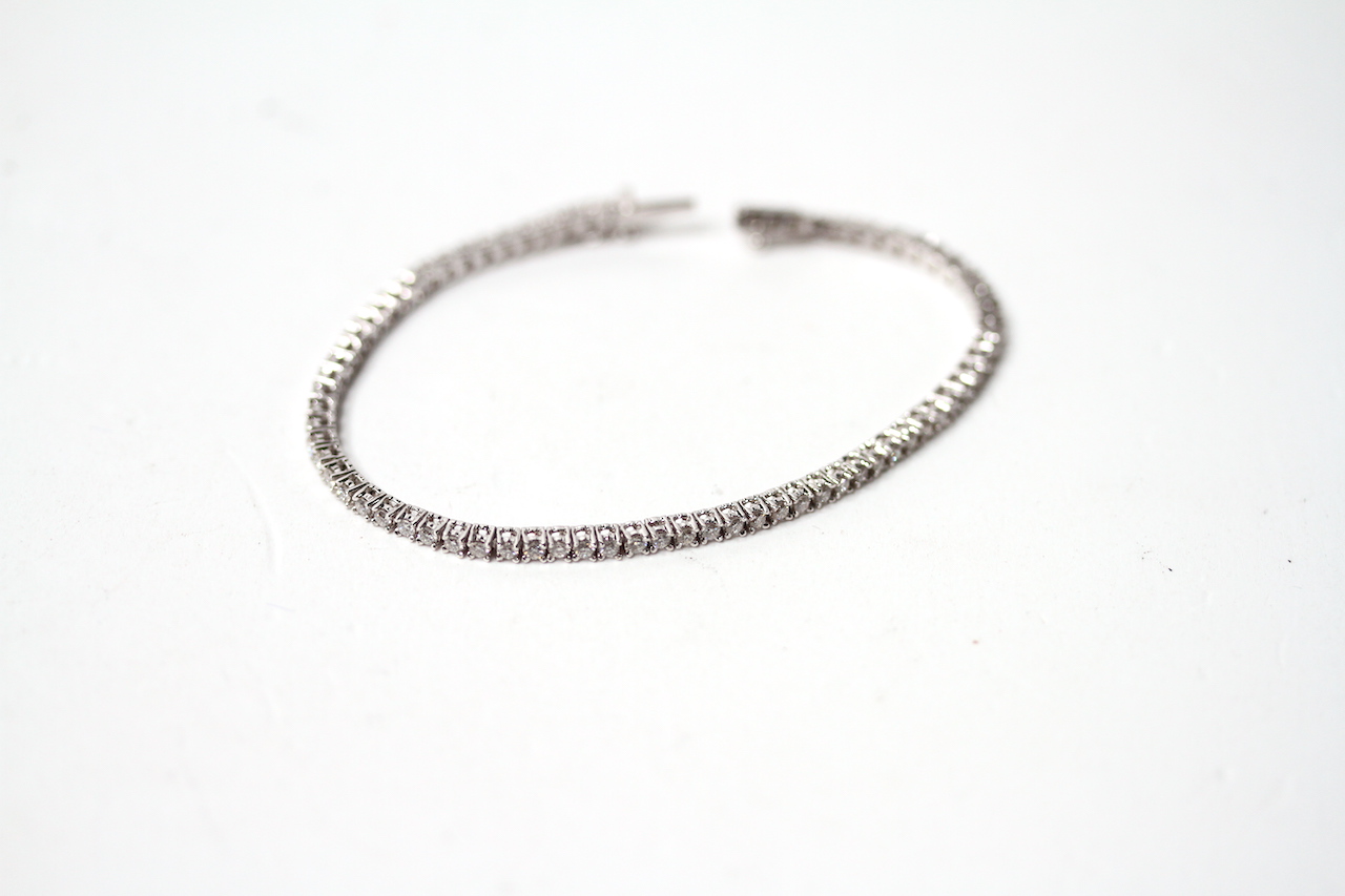 18ct white gold RBC diamond line bracelet, boxed. Diamonds 2.50ct - Image 2 of 3