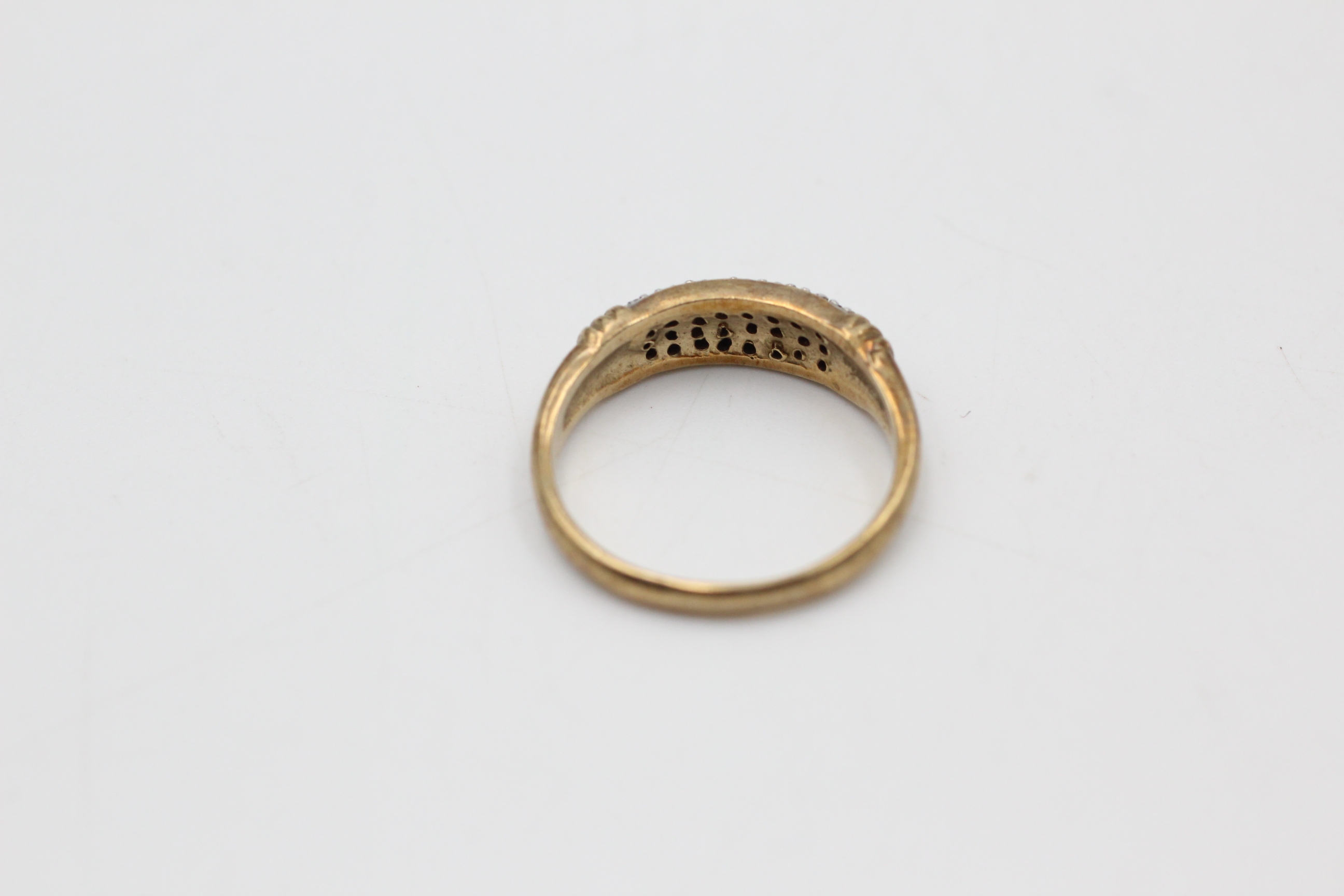 9ct gold diamond band ring (3.4g) - Image 5 of 5