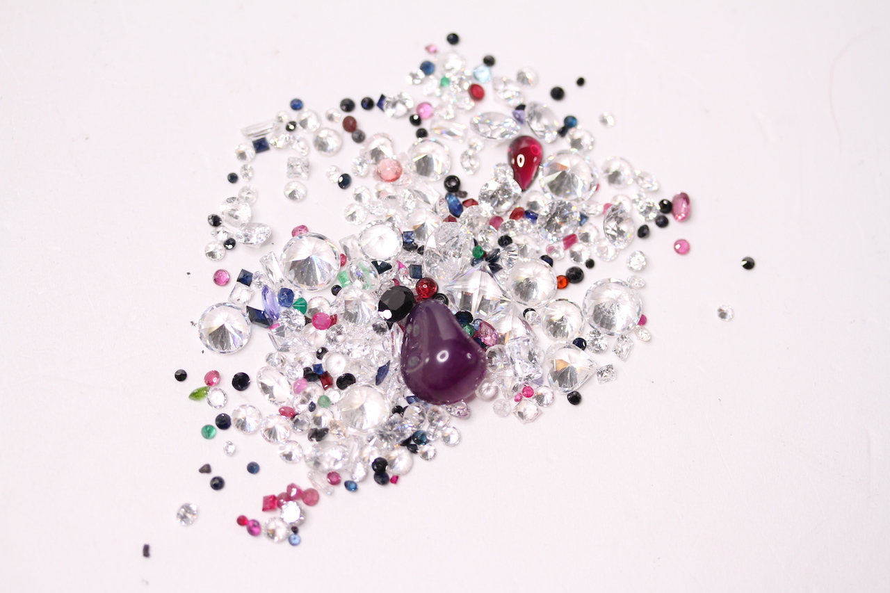 Parcel of loose mixed stones including cubic zirconia, sapphire, ruby and, 104.05ct