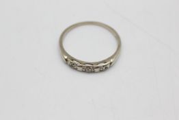 14ct white gold trilogy ring (1.4g)