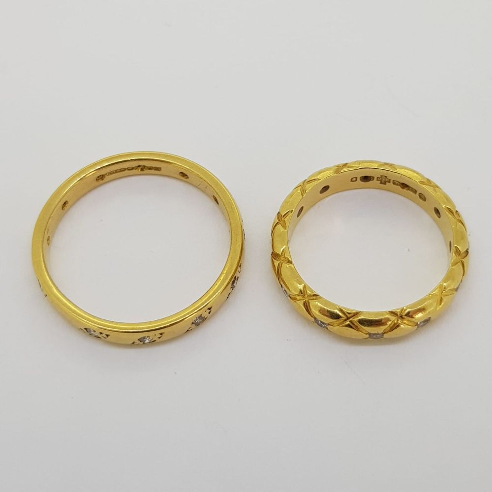 2 x yellow gold diamond set band rings. partial hallmarks present. 8.4g in total. Size Q1/2 and Size - Image 2 of 2