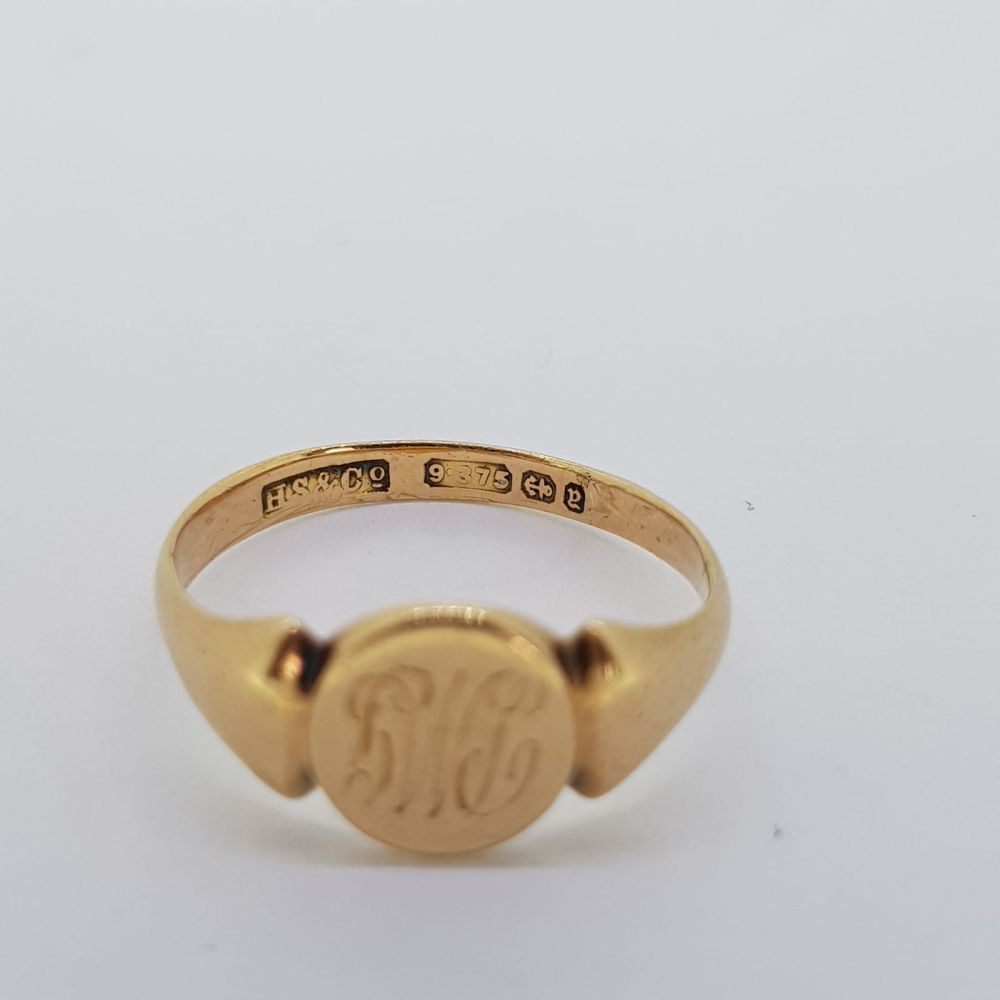 9 carat yellow gold signet ring with full hallmark 1898 Finger size I1/2, 1.7g - Image 2 of 2