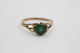 vintage 9ct gold green paste solitaire ring 1.5 grams gross