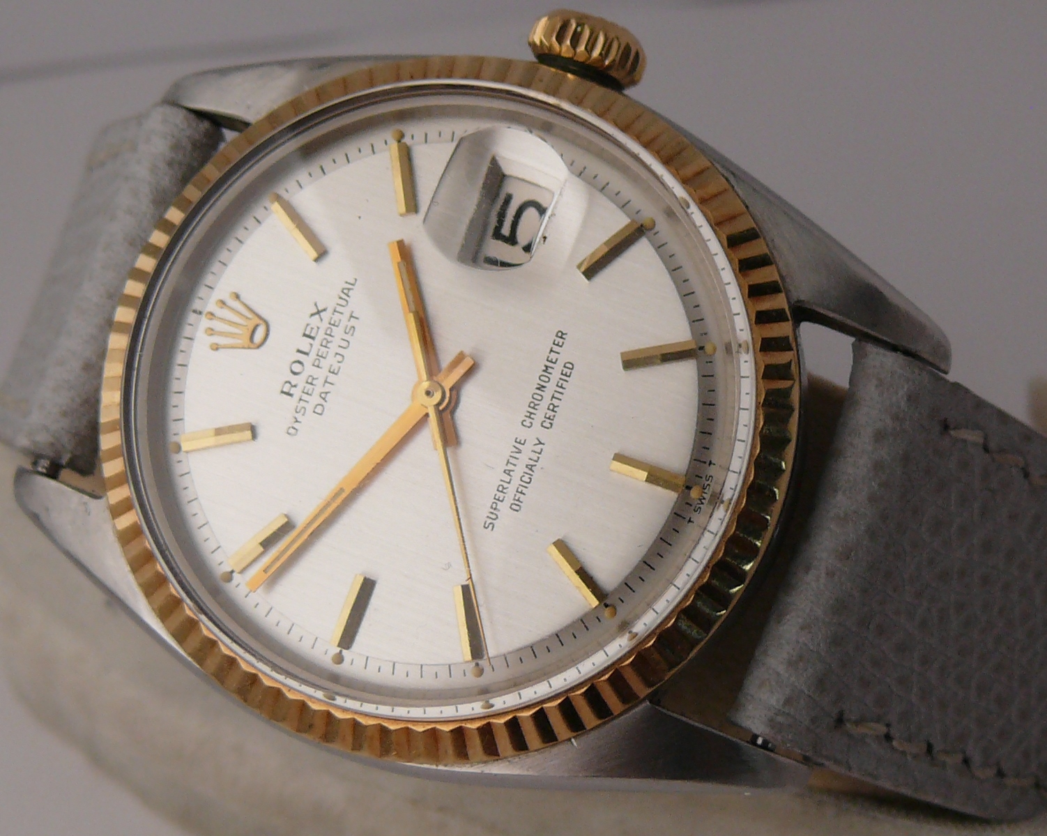 1966 Vintage Rolex Datejust 1601, all numbers are legible between lugs. Serial 1.3m dates this to