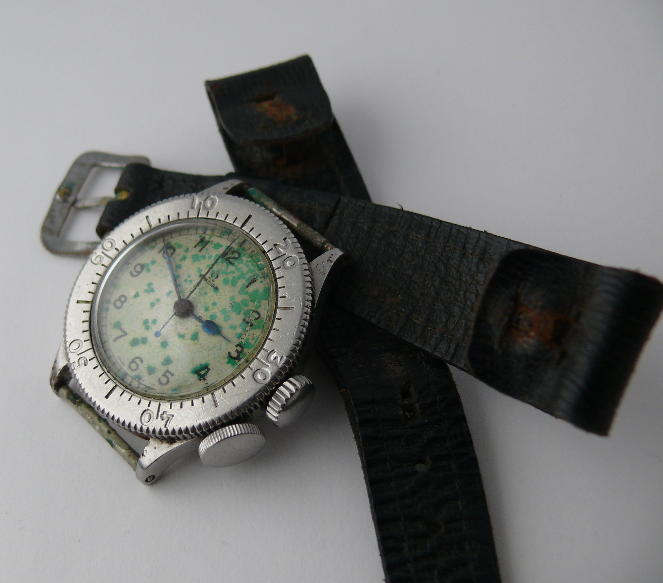 1940 WW2 Vintage Gents Omega RAF Weems Wristwatch Ref 6B 159. A very rare and collectable model, - Image 2 of 15