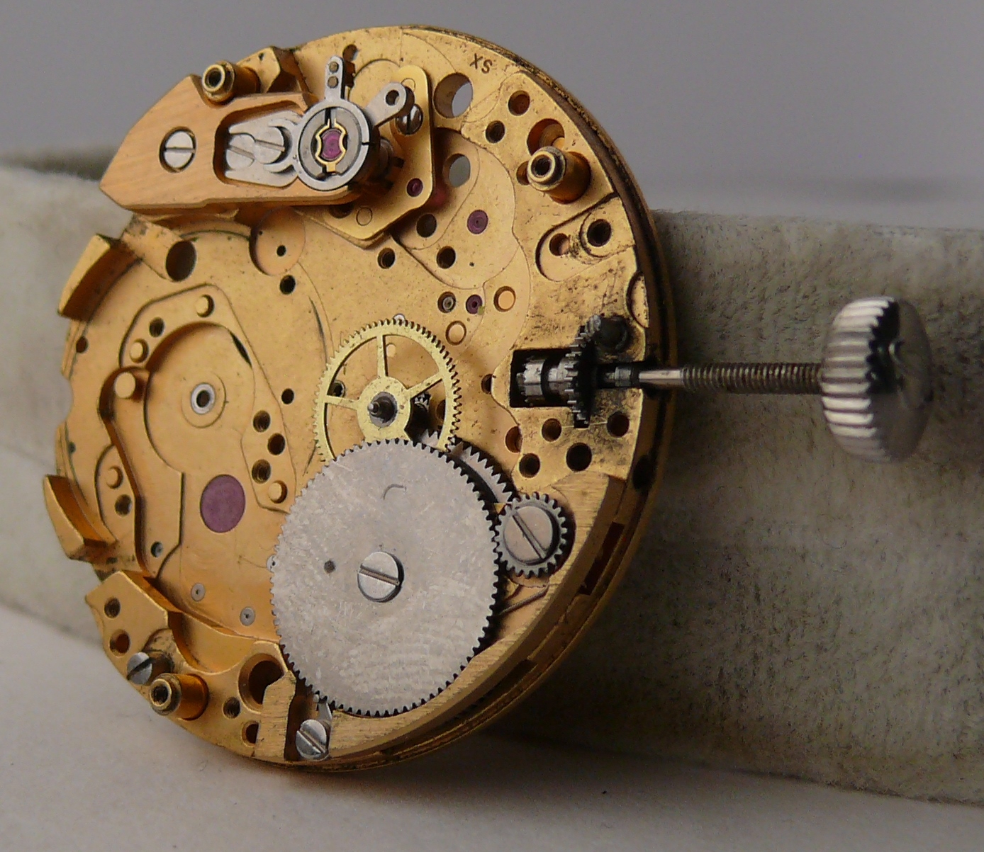 Incomplete Vintage Breitling calibre 12 Movement for Parts projects or restorations.