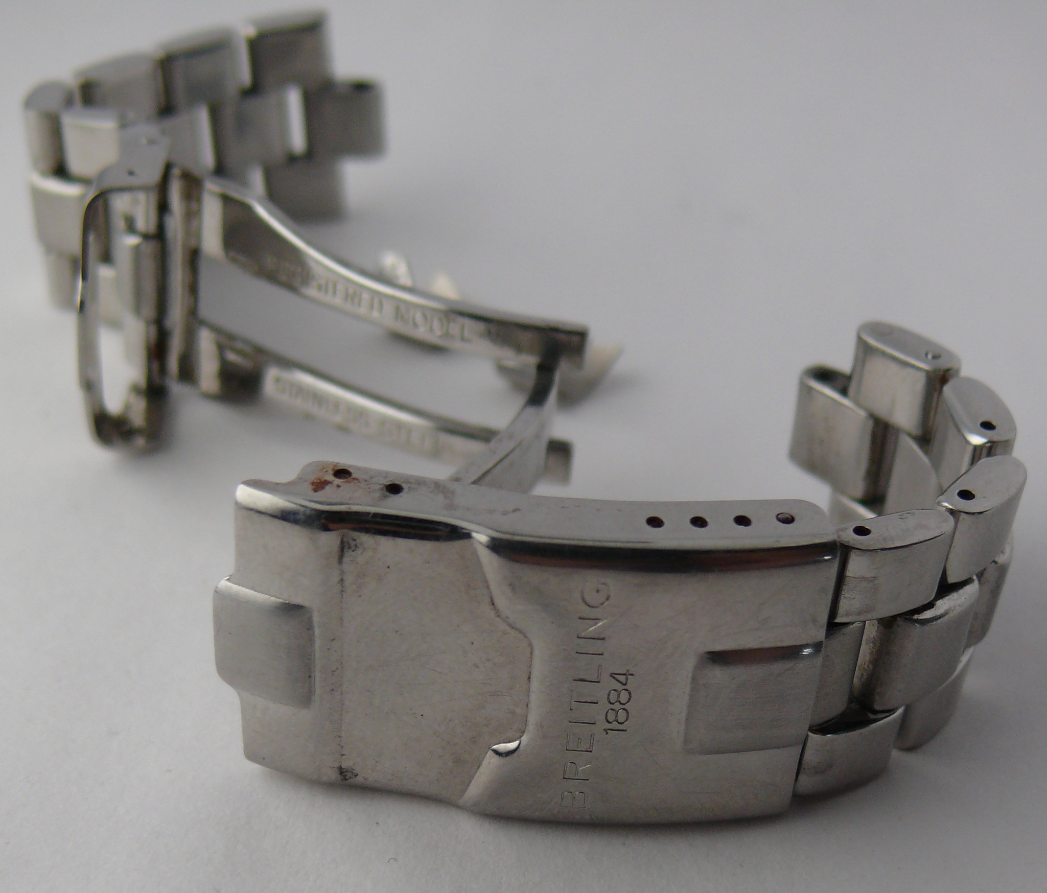 An incomplete Genuine Breitling 20mm Bracelet, with one end link marked SCA. Clasp does not lock - Image 5 of 5