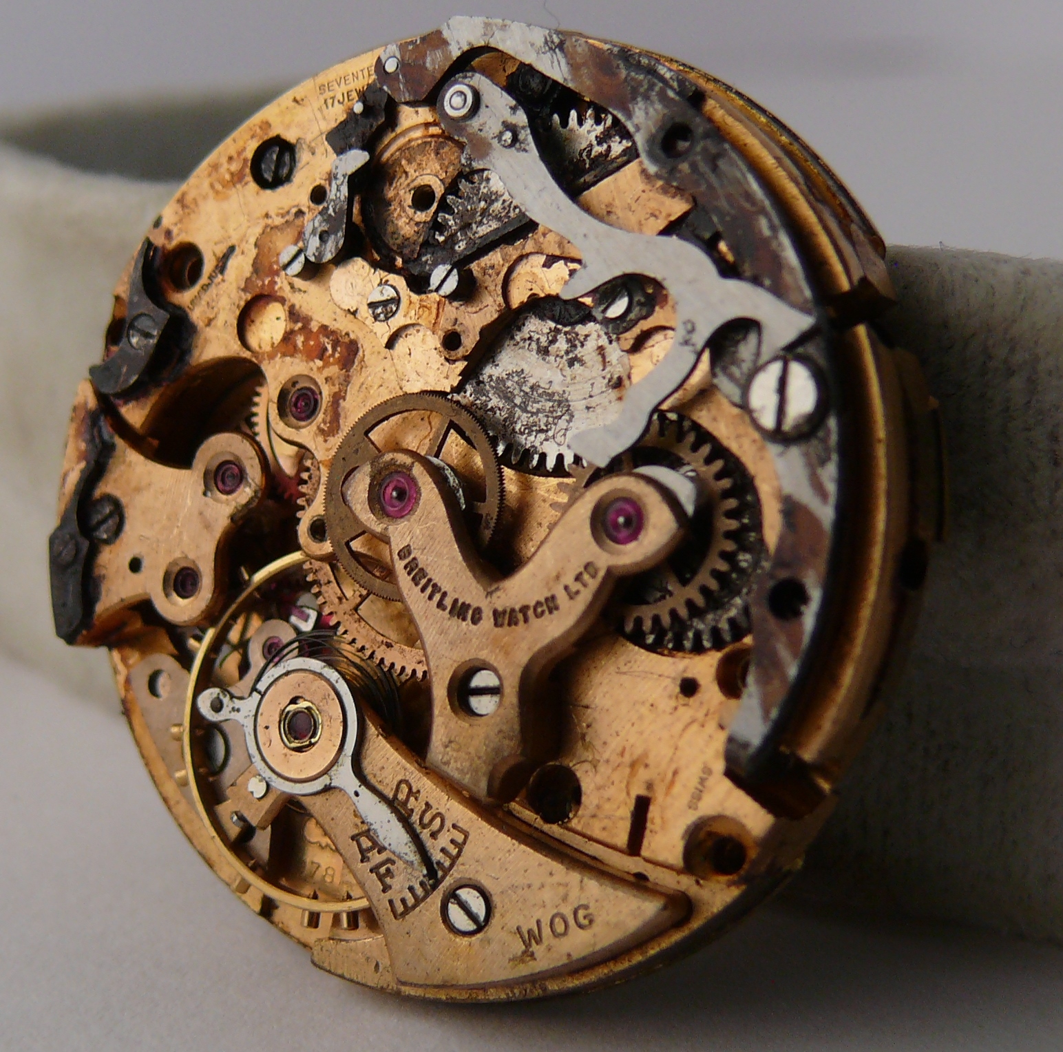 Vintage Breitling Navitimer Venus 178 Movement. Please note this movement is in need for a - Image 5 of 5