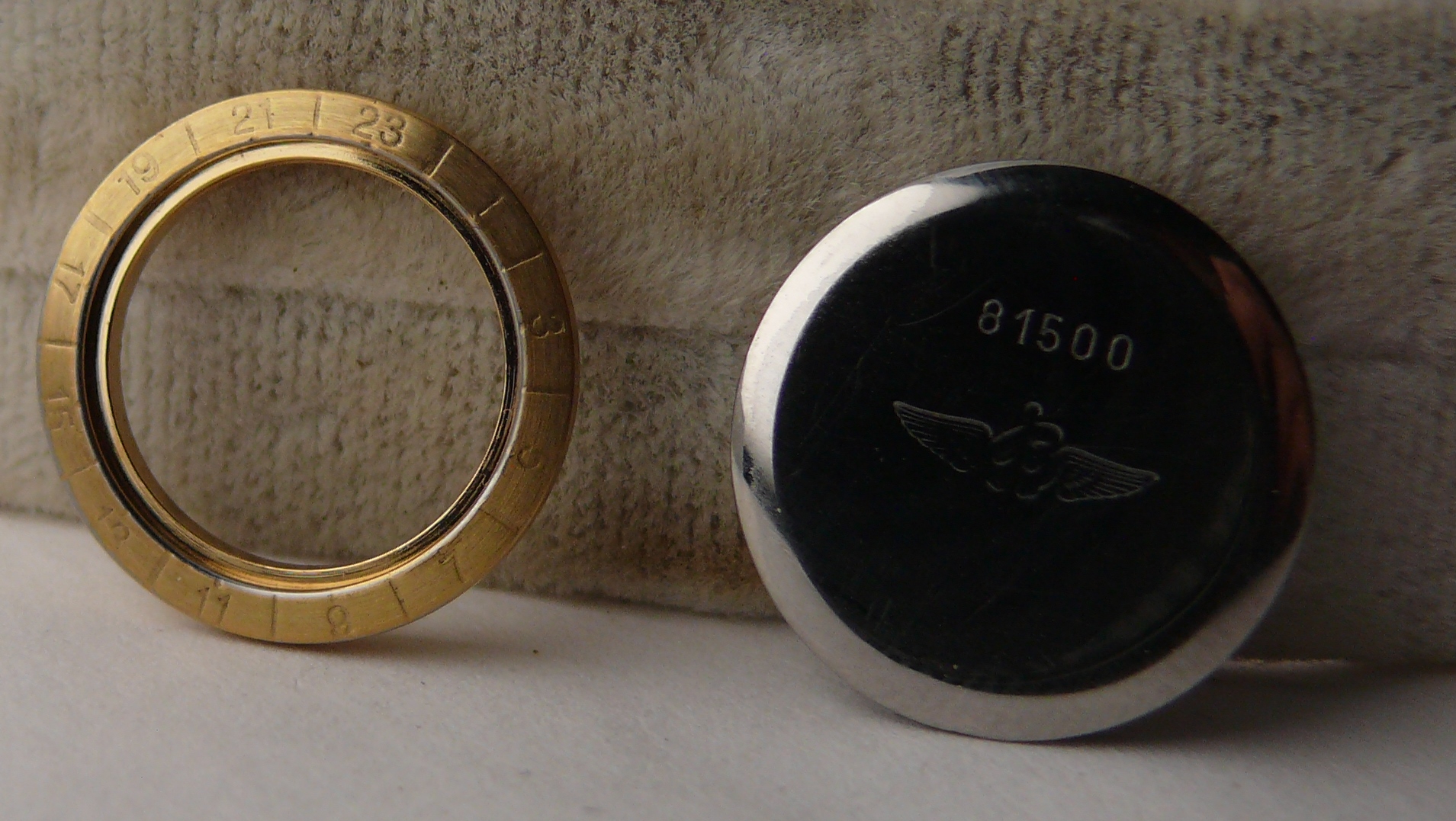 Vintage Breitling Chronomat Windrider UTC 81500 Steel & Gold bezel and back. Suitable for parts