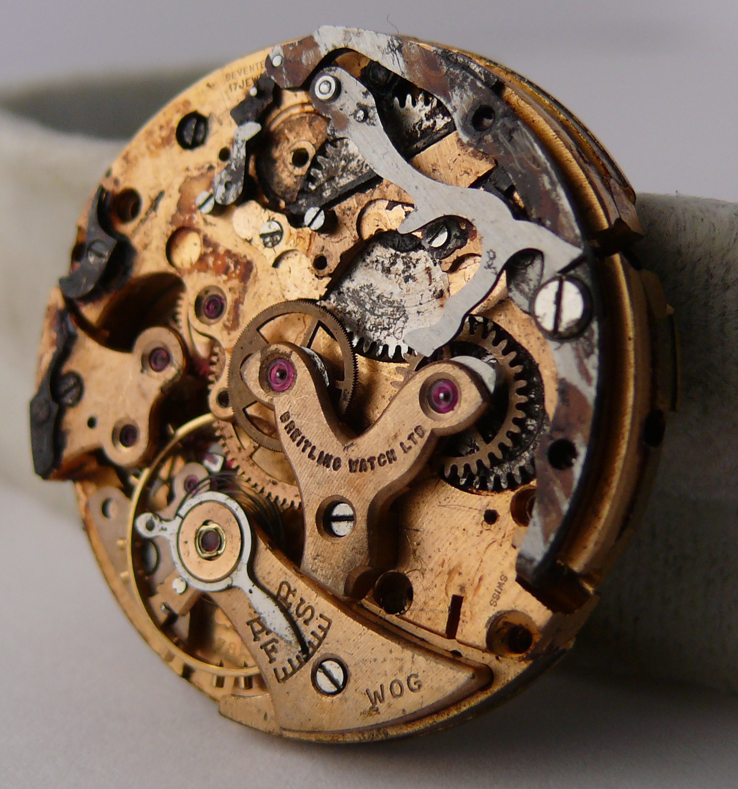 Vintage Breitling Navitimer Venus 178 Movement. Please note this movement is in need for a - Image 4 of 5