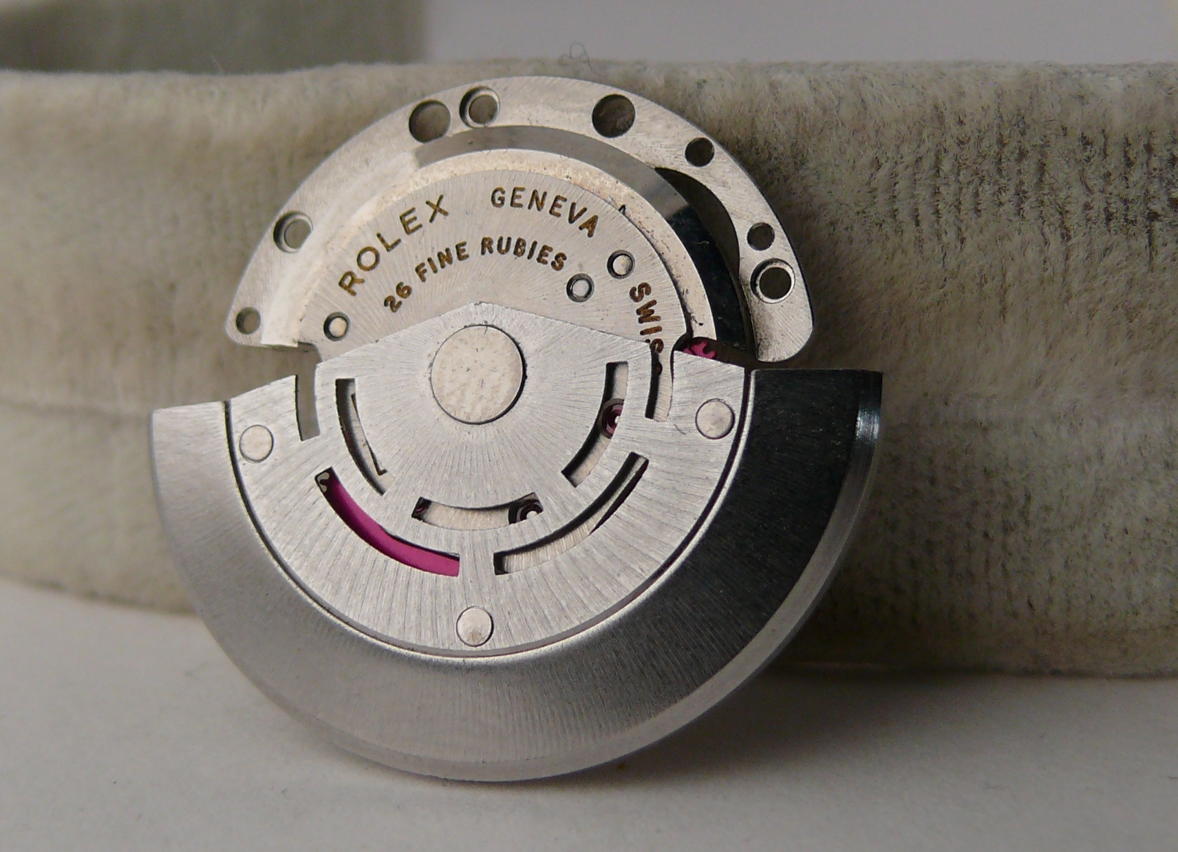 1970s Vintage Rolex 1520 Movement Automatic unit . Please note all parts are clean and genuine, - Image 4 of 9