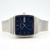 GENTLEMAN'S RARE VINTAGE SEIKO KING QUARTZ BLUE TEXUTED DIAL AND CASE, REF. 5856-5000, CIRCA.