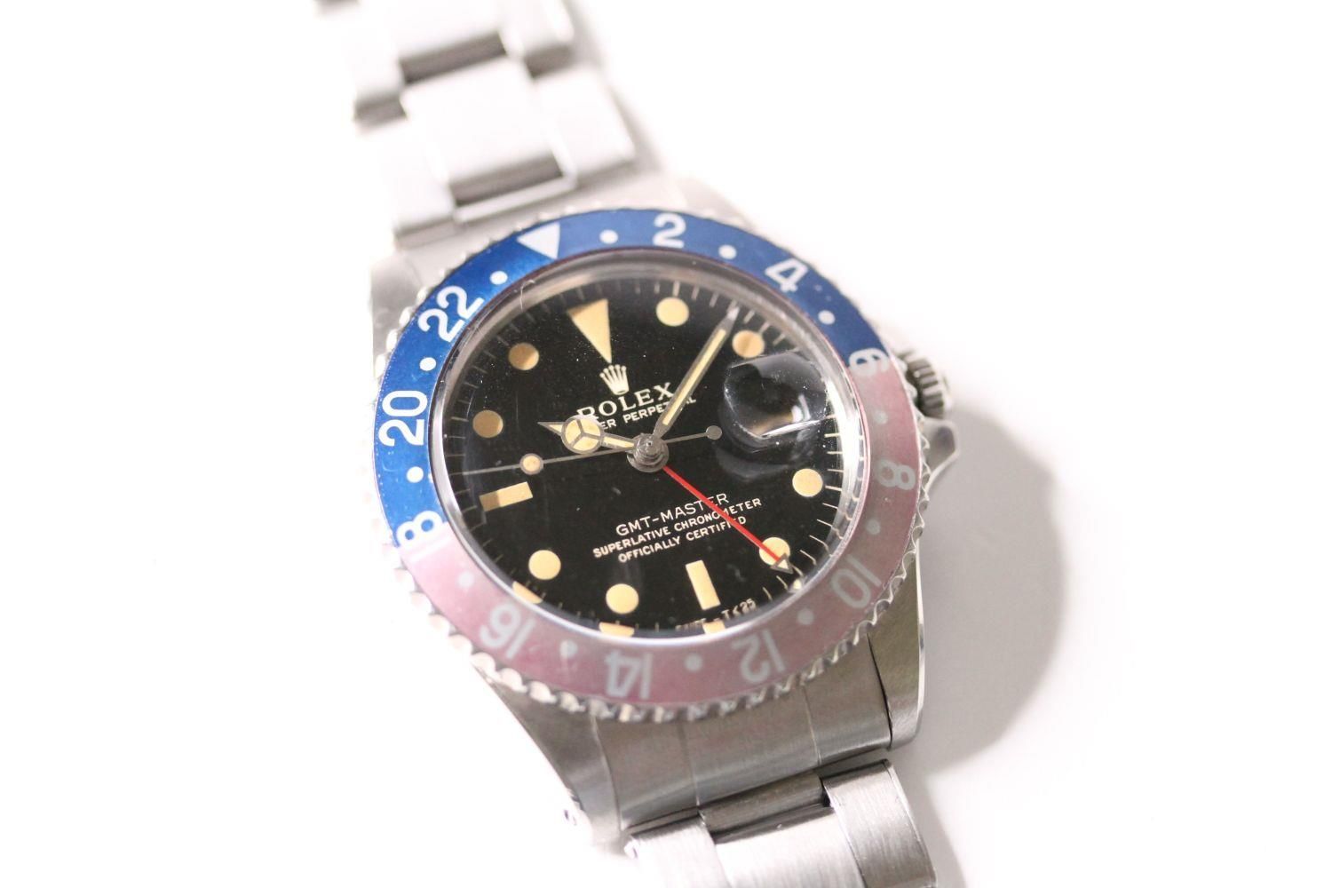 VINTAGE ROLEX PEPSI BEZEL GILT DIAL GMT WRISTWATCH REF.1675, gloss gilt dial with open chapter, - Image 8 of 9