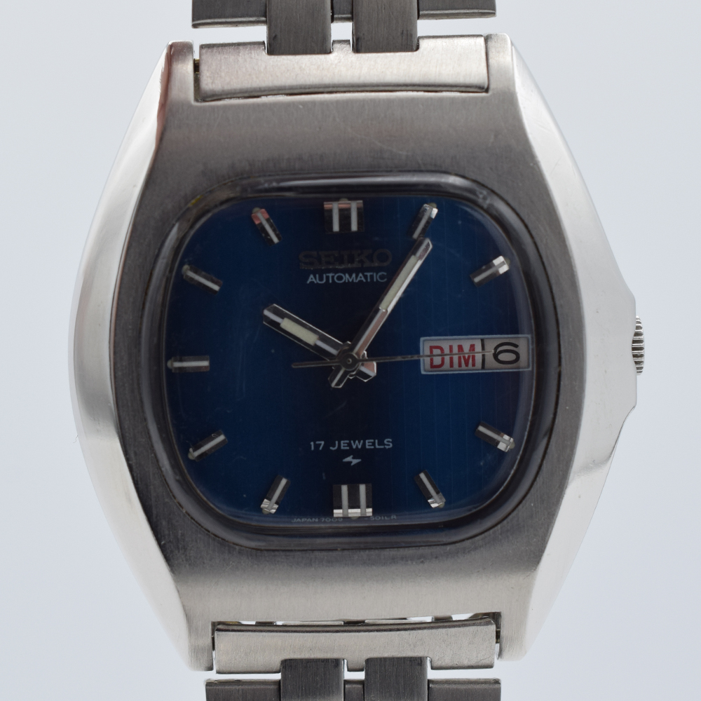 *TO BE SOLD WITHOUT RESERVE* GENTLEMAN'S SEIKO AUTOMATIC BLUE TEXTURED DIAL, REF. 7009-5010, - Image 3 of 4