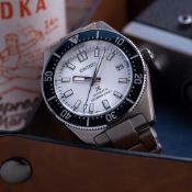 GENTLEMAN'S SEIKO PROSPEX 140TH ANNIVERSARY "62MAS" SPB213J1, JULY 2021 BOX AND PAPERS, circular