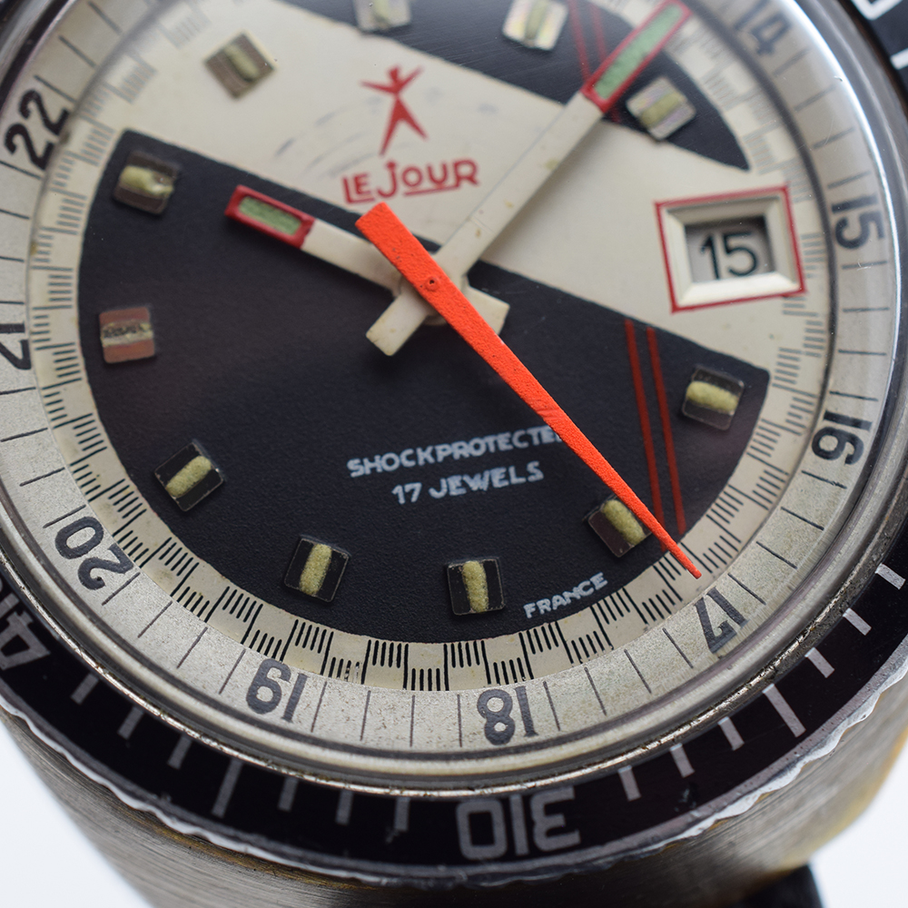 GENTLEMAN'S VINTAGE LEJOUR RACING WATCH, MANUAL FE 140, CIRCA. 1970S, circular black and white - Image 3 of 4
