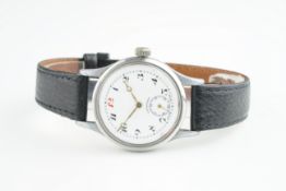GENTLEMENS LONGINES WRISTWATCH, circular white dial with hour markers and hands, 32mm chrome case