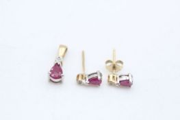 2 x 9ct gold ruby & diamond detail jewellery inc. pendant, earrings (1.5g)