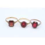 3 x 9ct gold antique rings inc. garnet, paste, solitaire (6.1g)