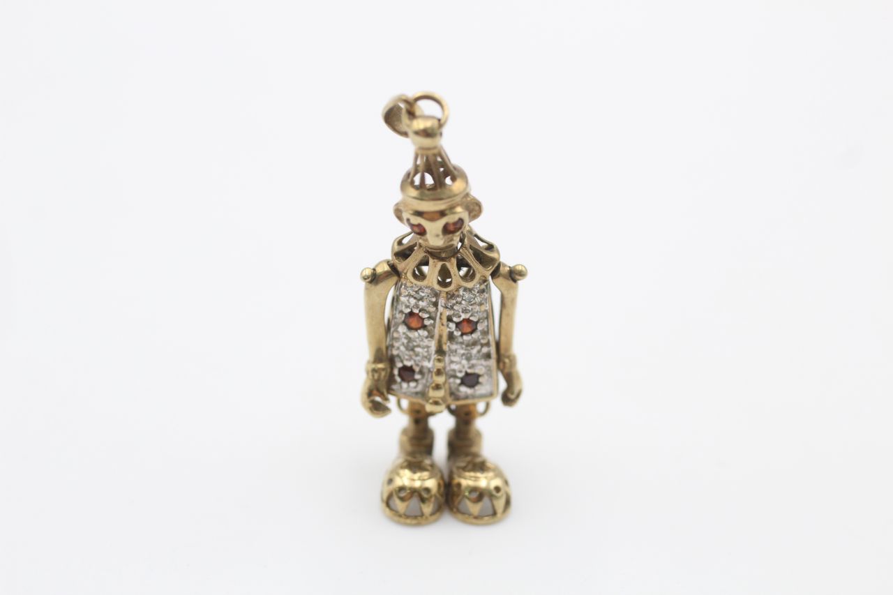 9ct gold diamond & garnet articulated clown pendant (4.6g)