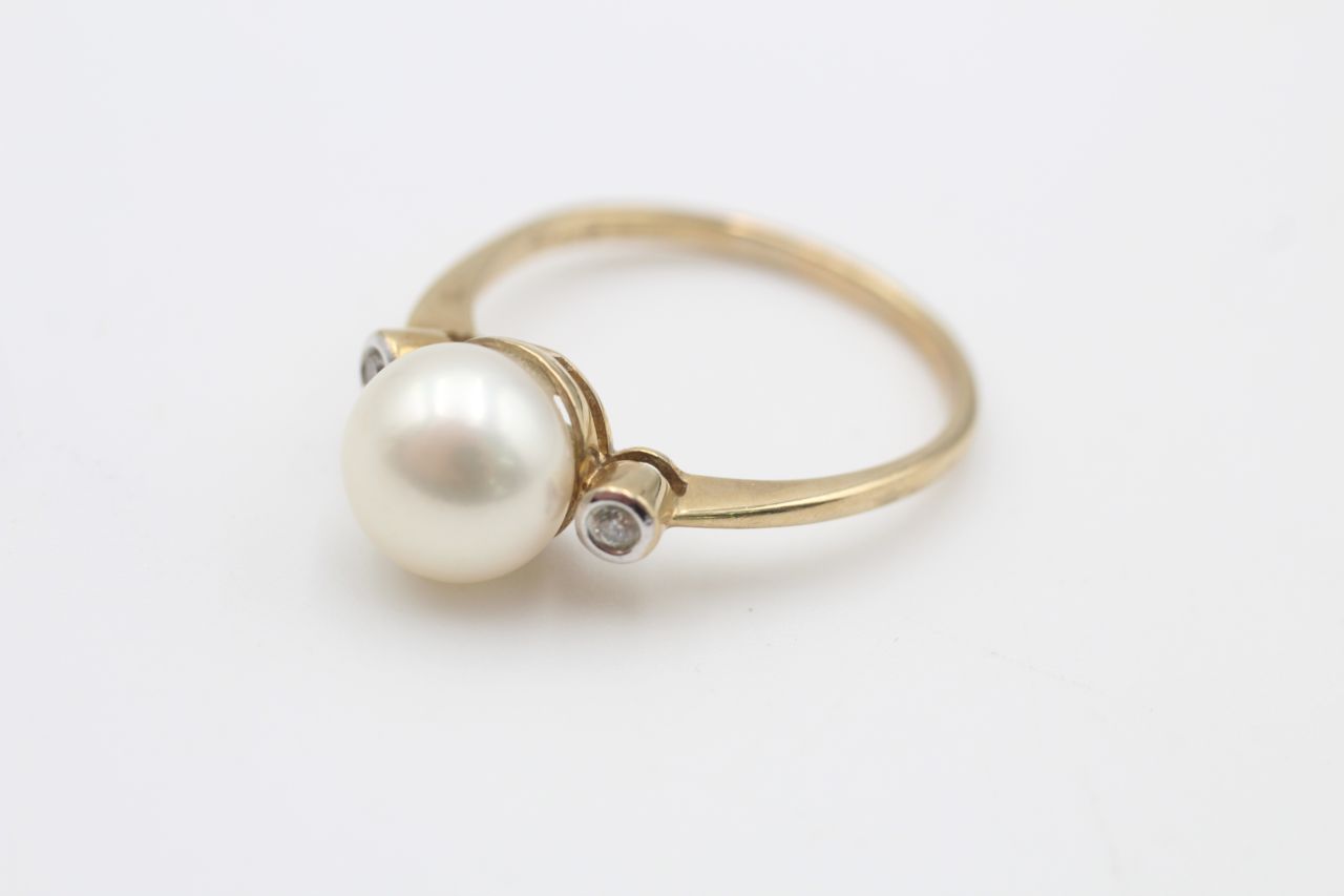 2 x 9ct gold cultured pearl jewellery inc. diamond, ring, drop earrings (6.8g) - Image 3 of 4