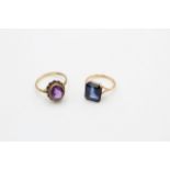 2 x 9ct gold vintage gemstone solitaire dress ring inc. amethyst & synthethic sapphire (5.9g)