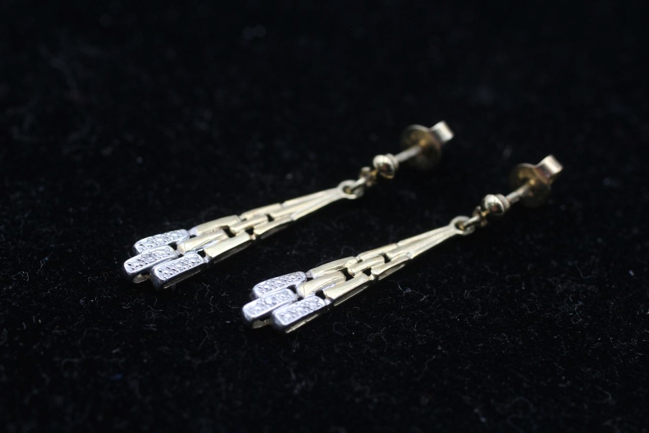 2 x 9ct gold diamond earrings inc. white gold drop, cluster (3.2g) - Image 3 of 3