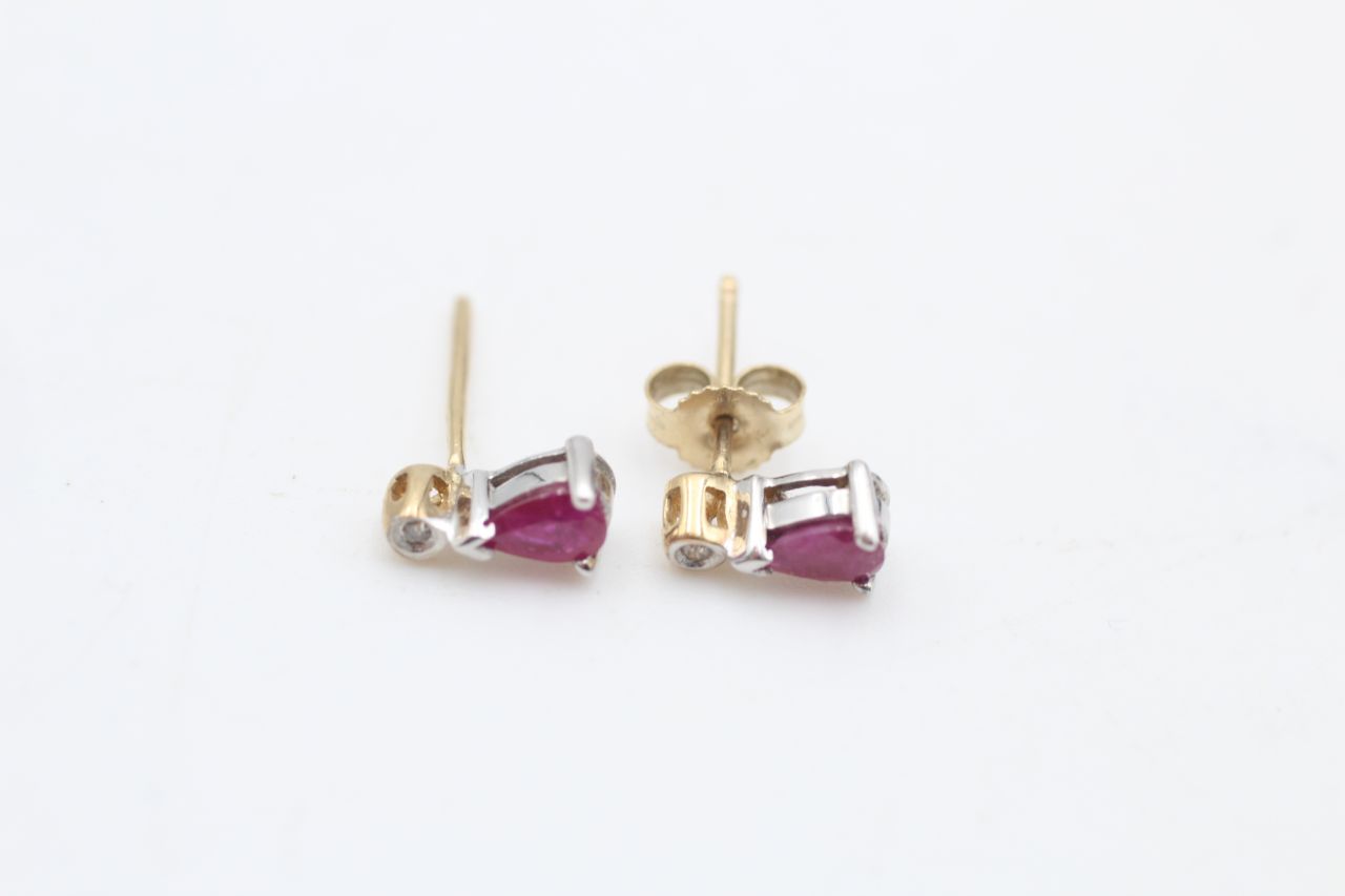 2 x 9ct gold ruby & diamond detail jewellery inc. pendant, earrings (1.5g) - Image 2 of 4