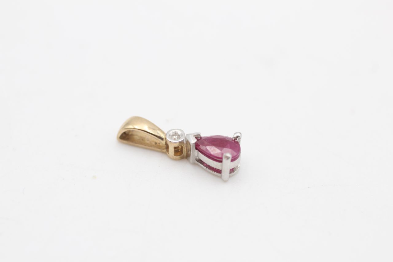 2 x 9ct gold ruby & diamond detail jewellery inc. pendant, earrings (1.5g) - Image 4 of 4