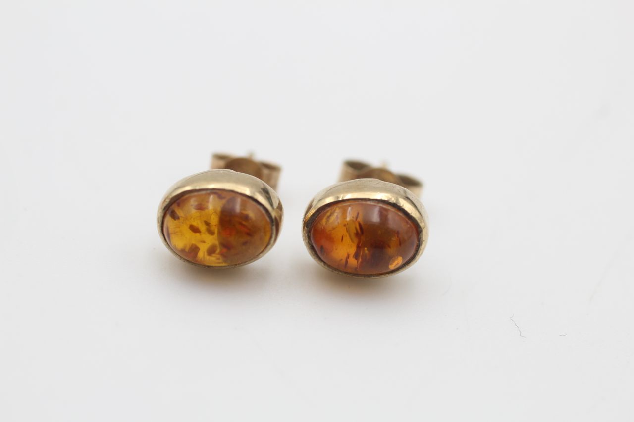 2 x 9ct gold vintage paired amber earrings inc. stud & drop (4.4g) - Image 2 of 4